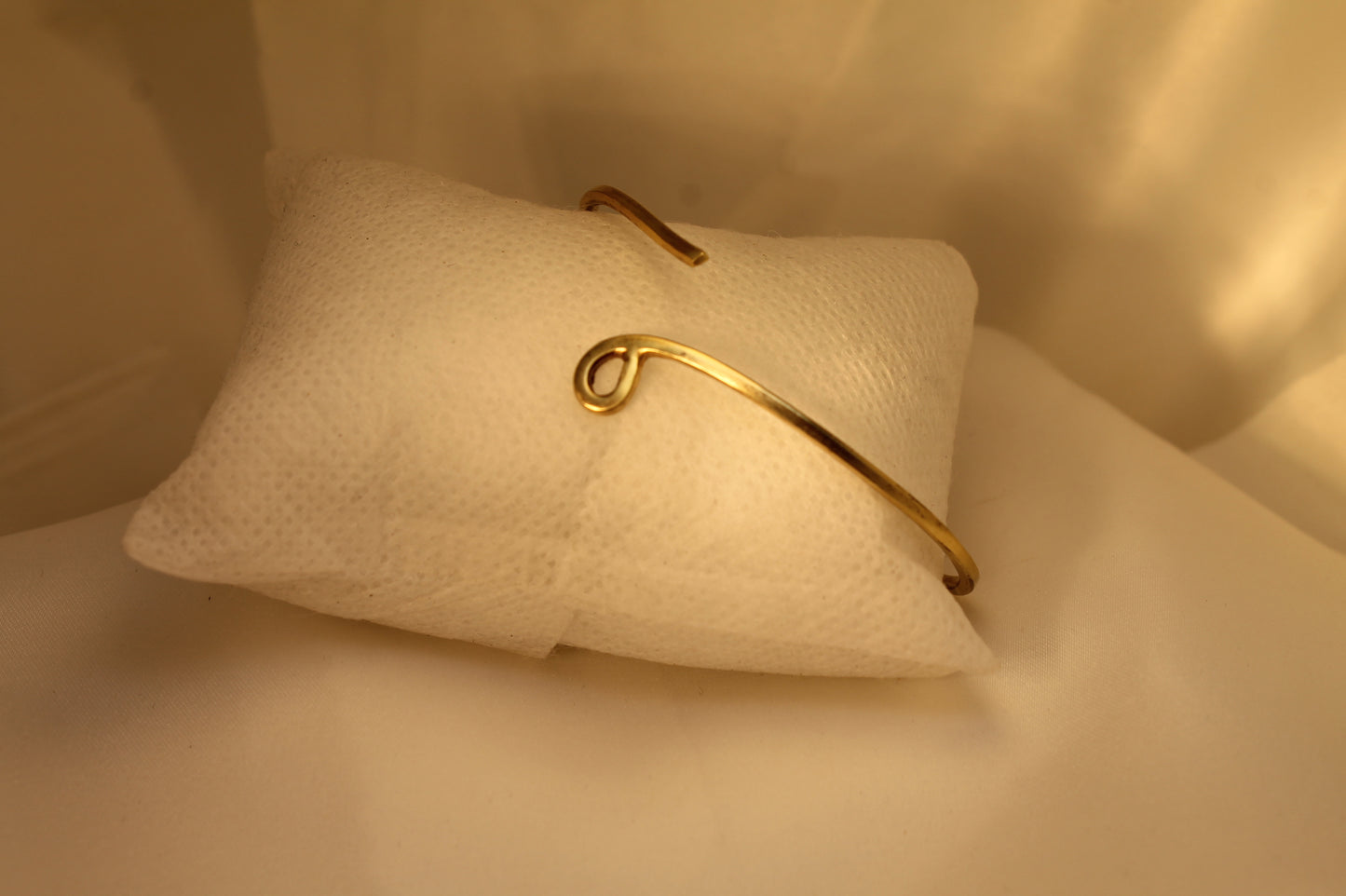 Βραχιόλι χειροποίητο από ασήμι, ματ επιχρυσωμένο 18k, κλασικό σχέδιο (VR0212)